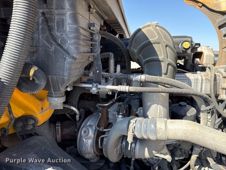 image for item FC4499 2023 International LT625 semi truck