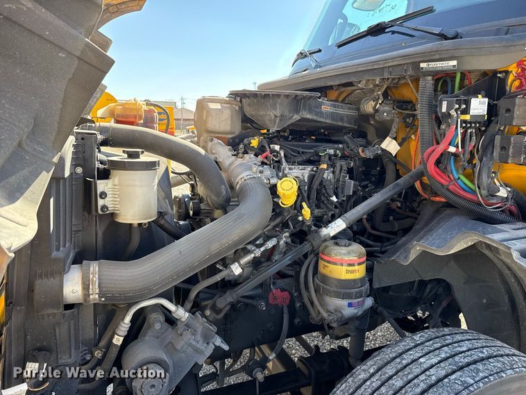 image for item FC4499 2023 International LT625 semi truck