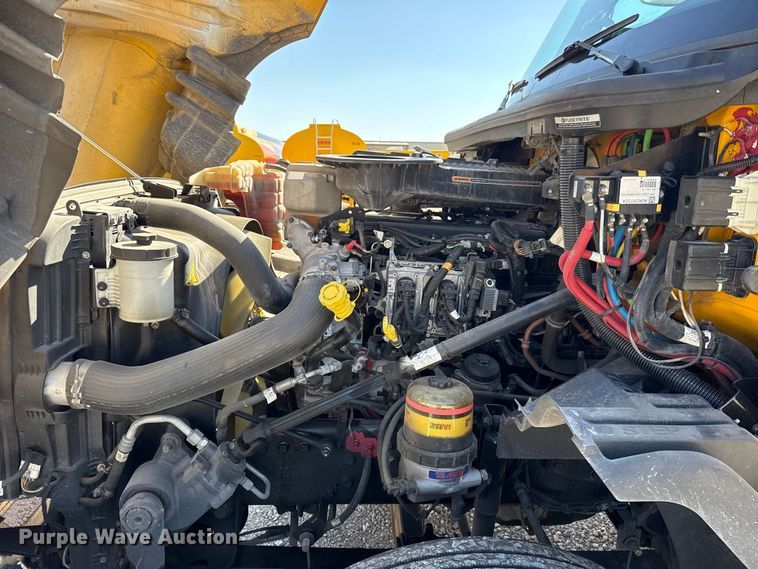 image for item FC4499 2023 International LT625 semi truck