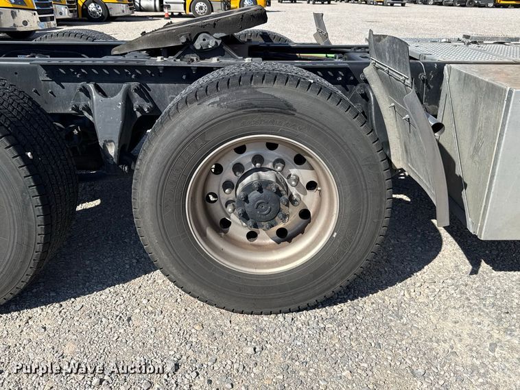 image for item FC4499 2023 International LT625 semi truck