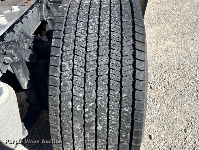 image for item FC4499 2023 International LT625 semi truck