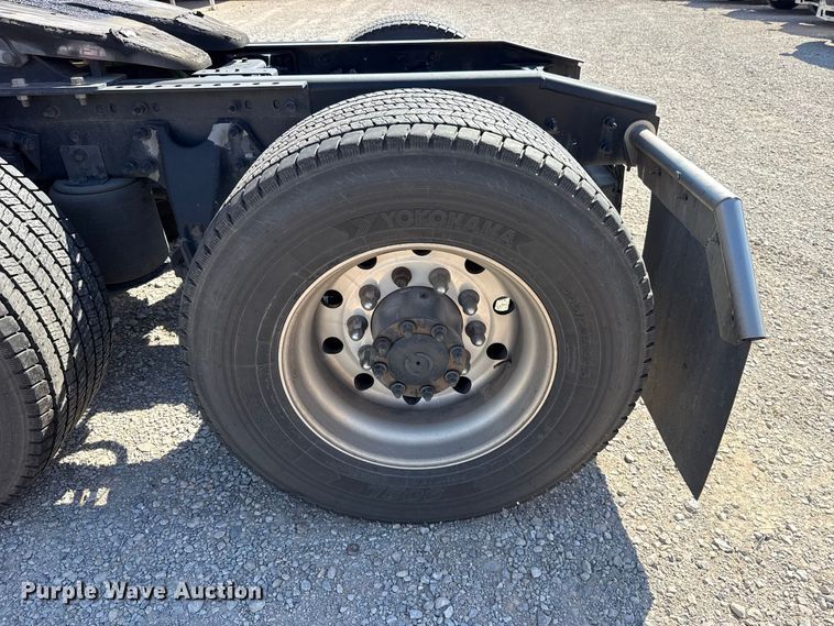 image for item FC4499 2023 International LT625 semi truck
