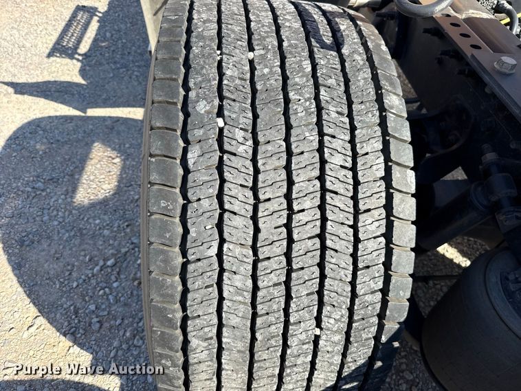 image for item FC4499 2023 International LT625 semi truck