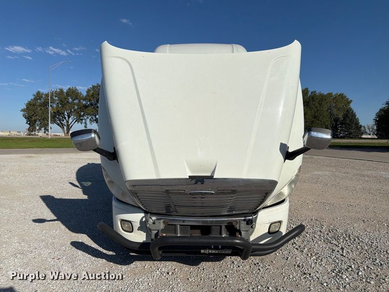 image for item FG2687 2019 Freightliner Cascadia semi truck