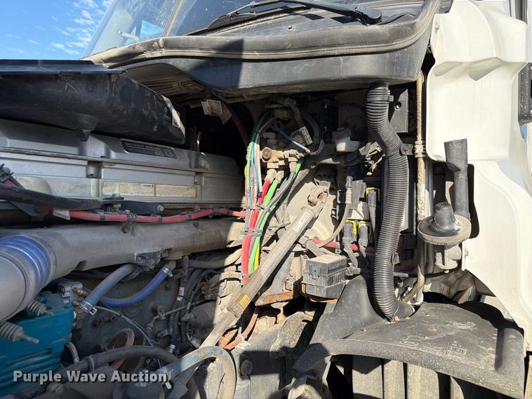 image for item FG2687 2019 Freightliner Cascadia semi truck