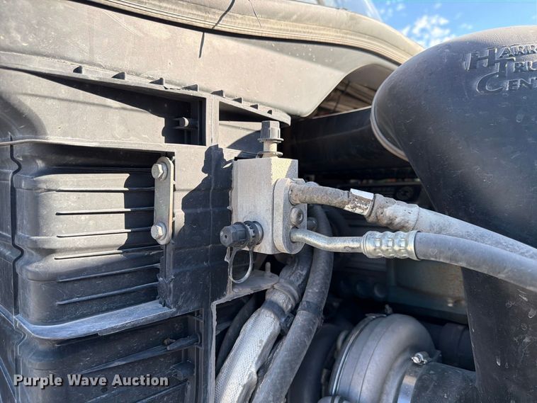image for item FG2687 2019 Freightliner Cascadia semi truck