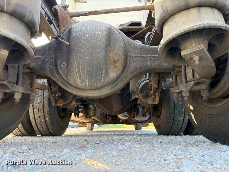 image for item FG2687 2019 Freightliner Cascadia semi truck