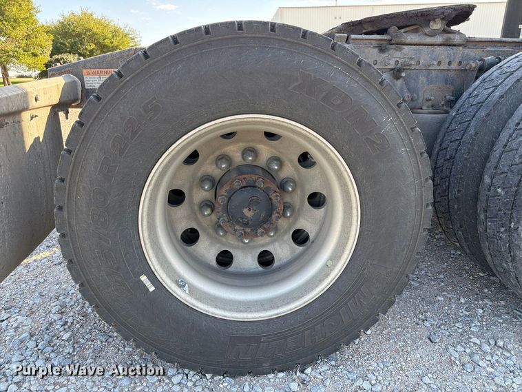 image for item FG2687 2019 Freightliner Cascadia semi truck