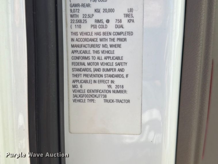 image for item FG2687 2019 Freightliner Cascadia semi truck