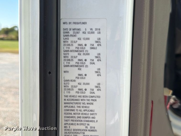 image for item FG2687 2019 Freightliner Cascadia semi truck