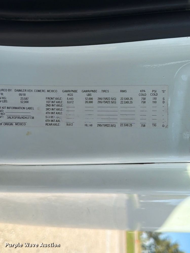 image for item FG2687 2019 Freightliner Cascadia semi truck