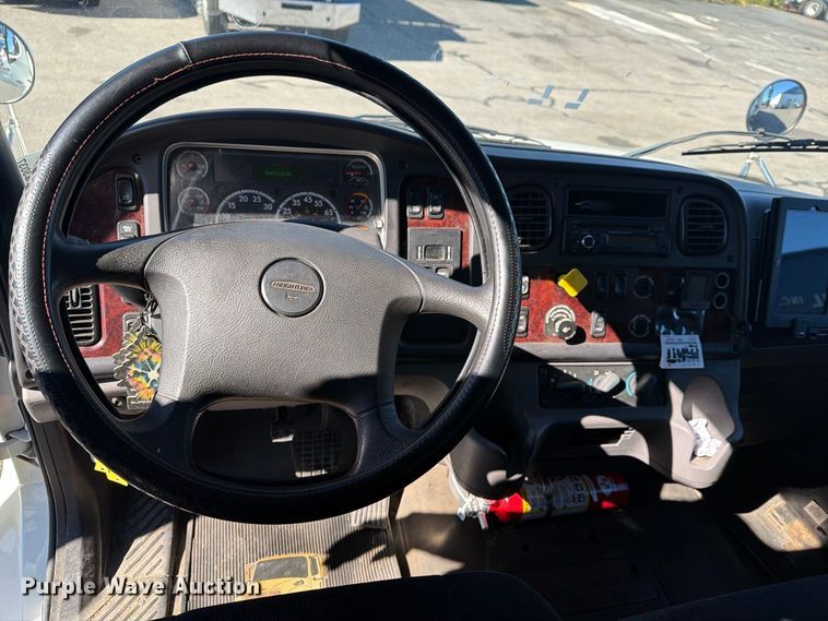 image for item FG3037 2017 Freightliner Business Class M2 Box Truck