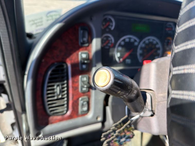 image for item FG3037 2017 Freightliner Business Class M2 Box Truck