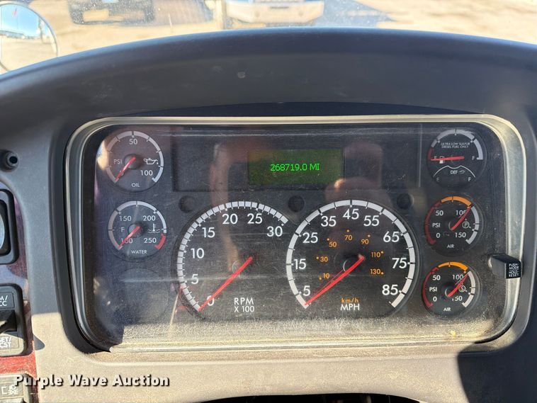 image for item FG3037 2017 Freightliner Business Class M2 Box Truck