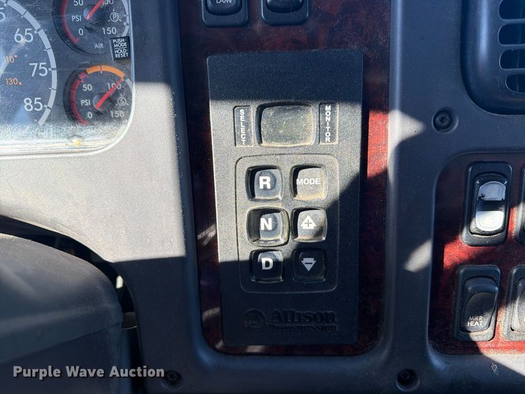 image for item FG3037 2017 Freightliner Business Class M2 Box Truck