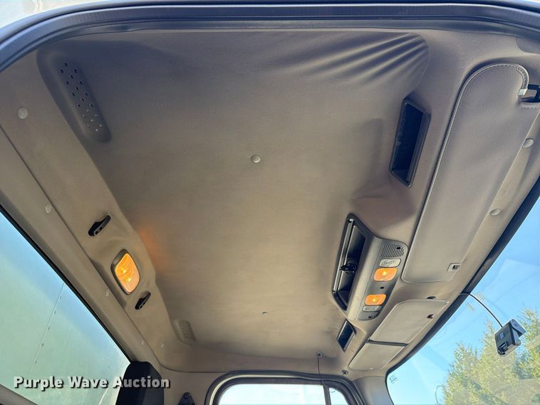 image for item FG3037 2017 Freightliner Business Class M2 Box Truck