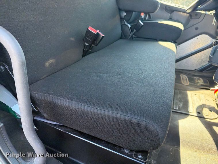 image for item FG3037 2017 Freightliner Business Class M2 Box Truck