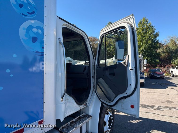 image for item FG3037 2017 Freightliner Business Class M2 Box Truck