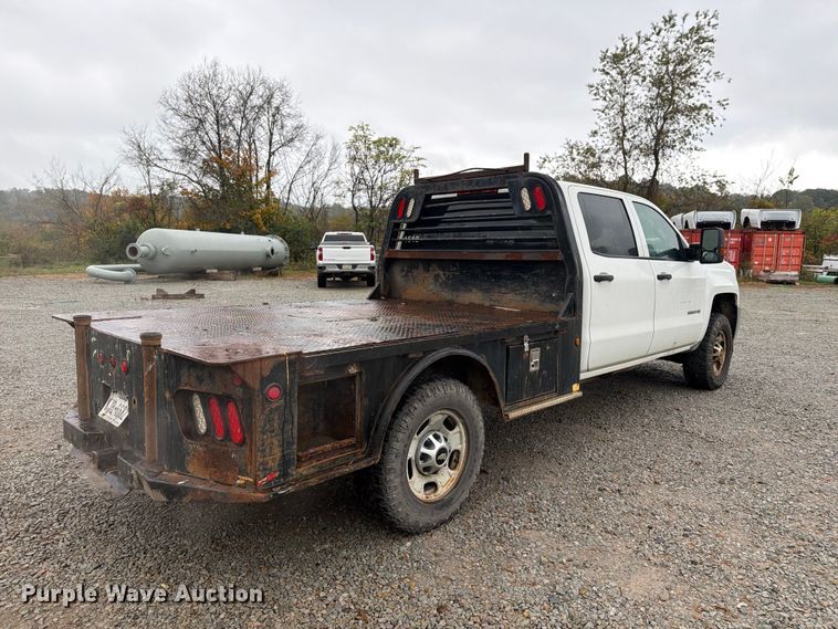 image for item FG3045 2018 Chevrolet Silverado 2500HD Crew Cab flatbed pickup truck