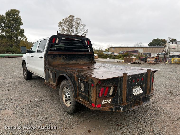 image for item FG3045 2018 Chevrolet Silverado 2500HD Crew Cab flatbed pickup truck