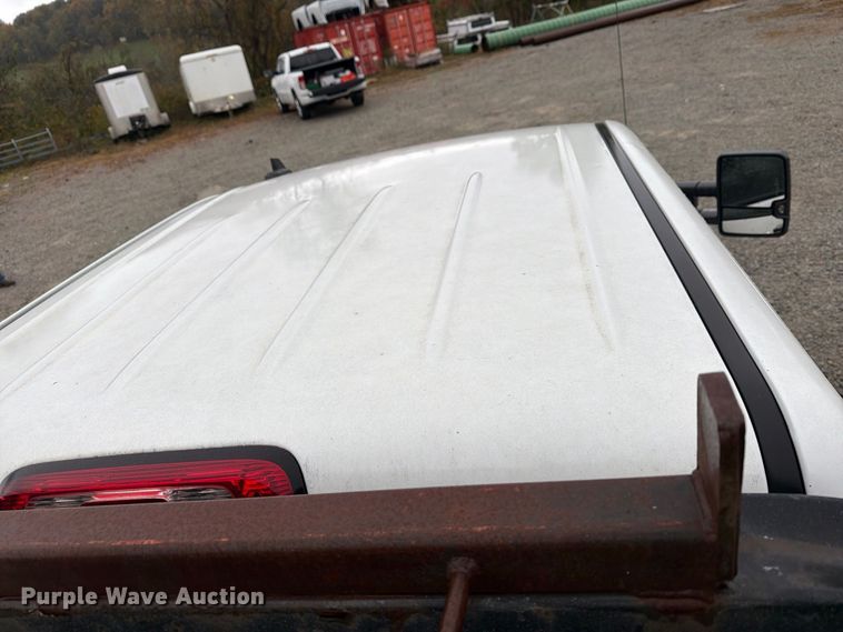 image for item FG3045 2018 Chevrolet Silverado 2500HD Crew Cab flatbed pickup truck