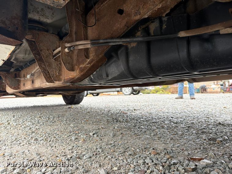 image for item FG3045 2018 Chevrolet Silverado 2500HD Crew Cab flatbed pickup truck