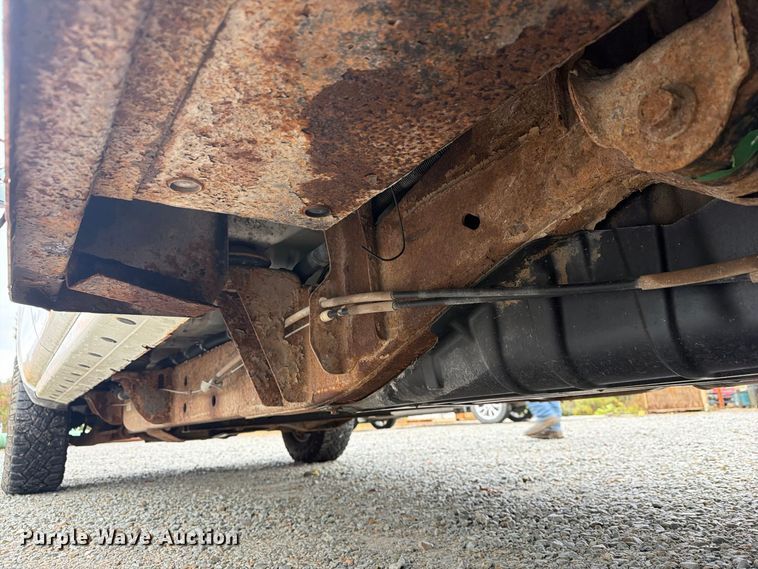 image for item FG3045 2018 Chevrolet Silverado 2500HD Crew Cab flatbed pickup truck
