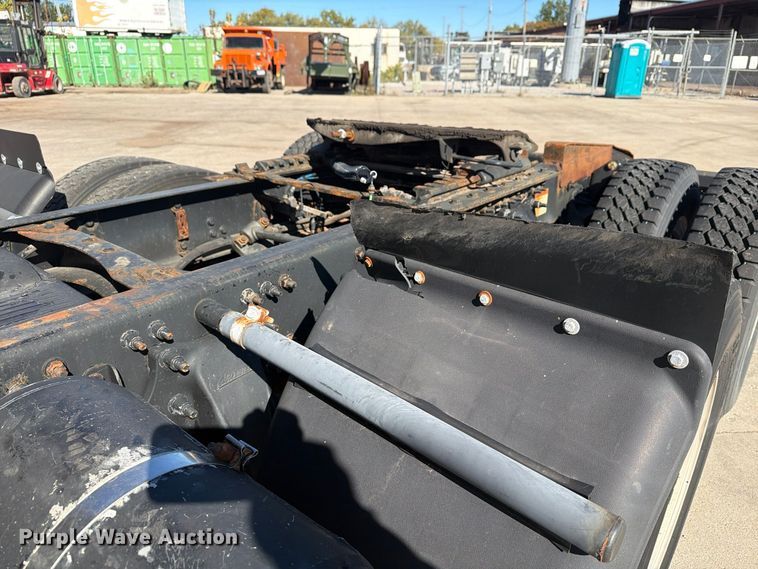 image for item FG3047 2014 Freightliner Cascadia semi truck