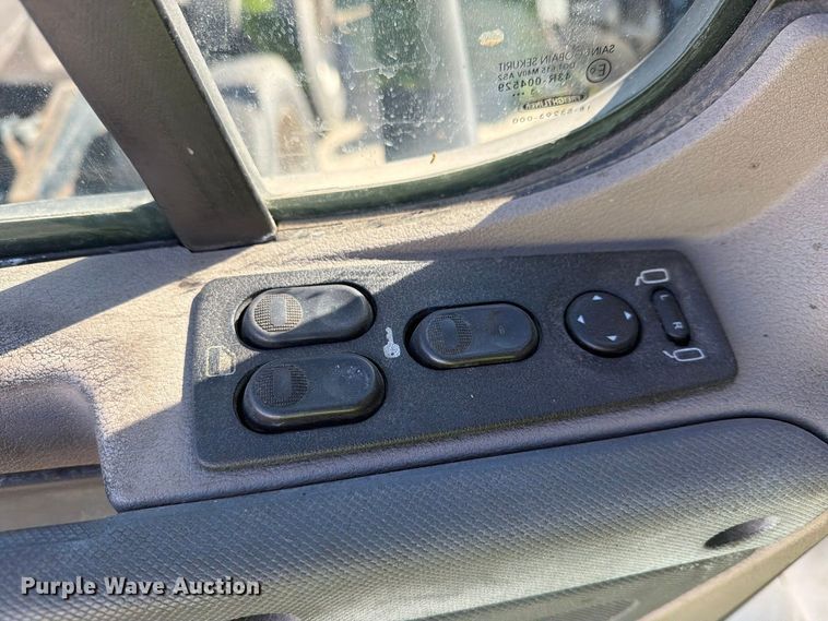 image for item FG3047 2014 Freightliner Cascadia semi truck