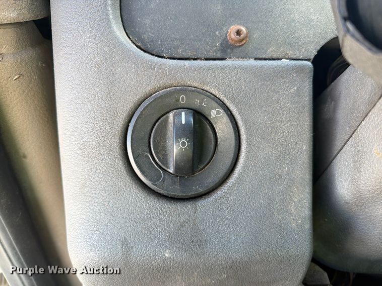 image for item FG3047 2014 Freightliner Cascadia semi truck