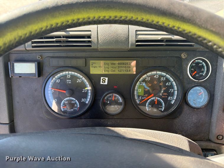 image for item FG3047 2014 Freightliner Cascadia semi truck