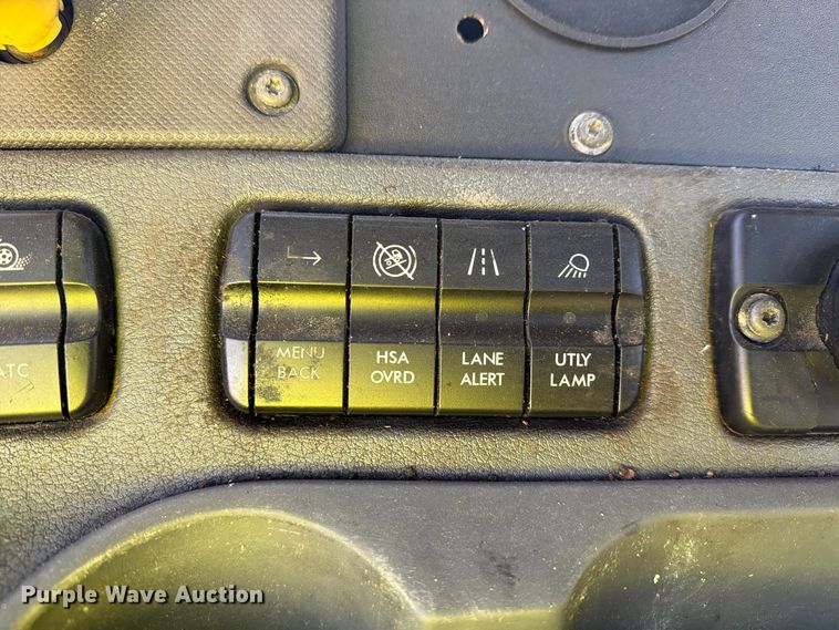 image for item FG3047 2014 Freightliner Cascadia semi truck