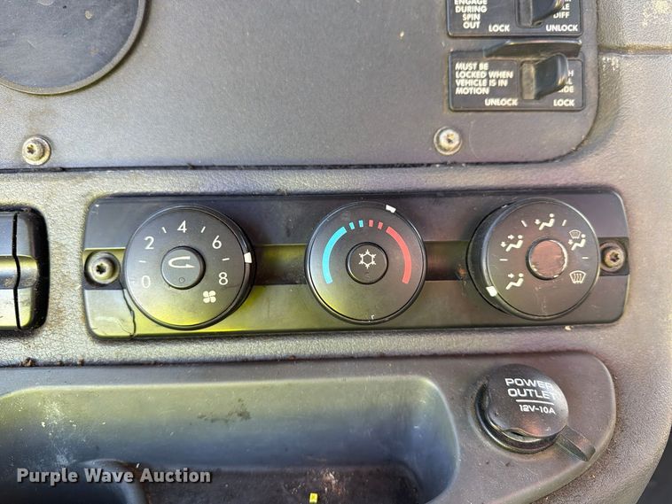 image for item FG3047 2014 Freightliner Cascadia semi truck