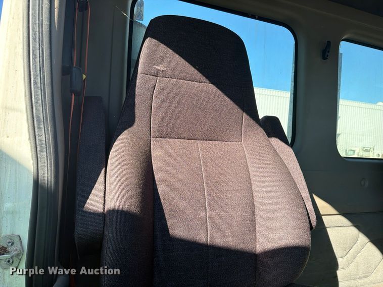 image for item FG3047 2014 Freightliner Cascadia semi truck