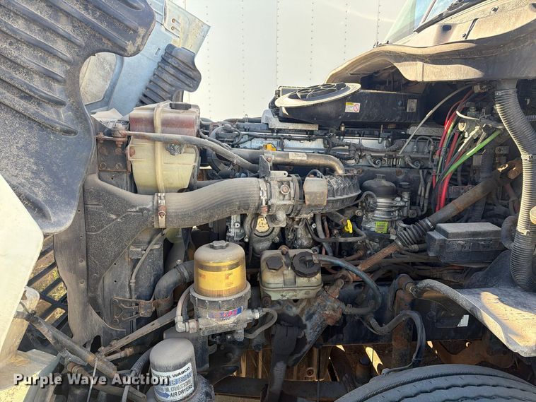 image for item FG3047 2014 Freightliner Cascadia semi truck