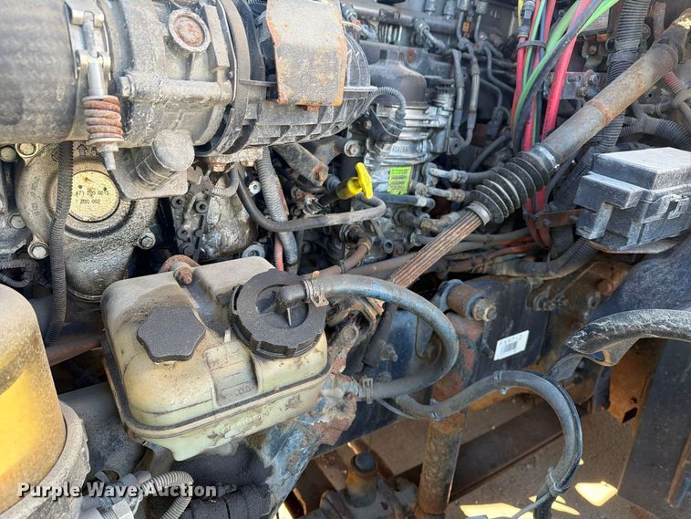 image for item FG3047 2014 Freightliner Cascadia semi truck