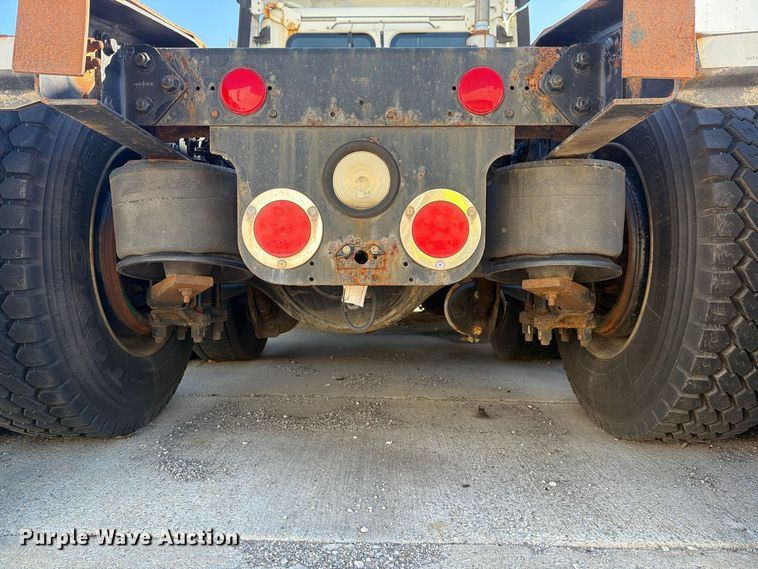 image for item FG3047 2014 Freightliner Cascadia semi truck