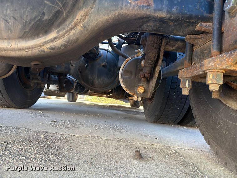 image for item FG3047 2014 Freightliner Cascadia semi truck