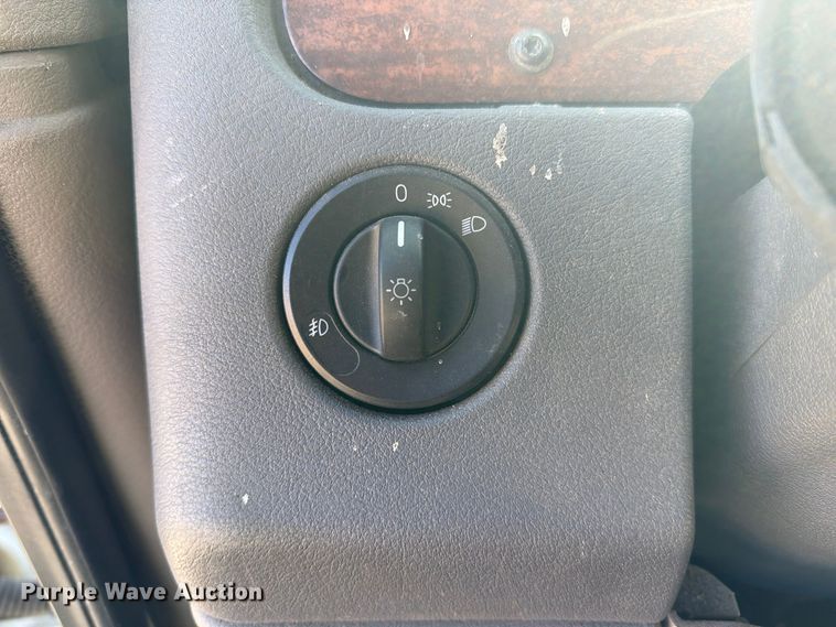 image for item FG3049 2016 Freightliner Cascadia semi truck