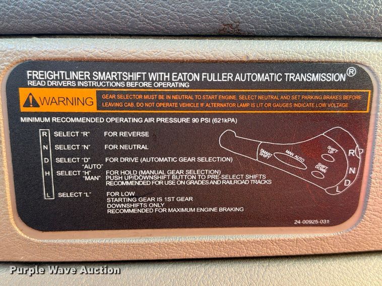 image for item FG3049 2016 Freightliner Cascadia semi truck