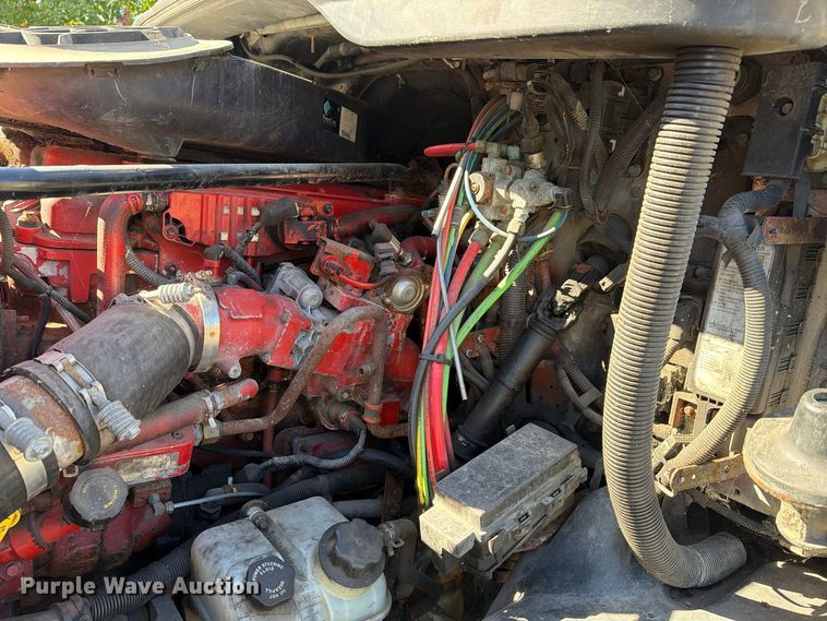 image for item FG3049 2016 Freightliner Cascadia semi truck