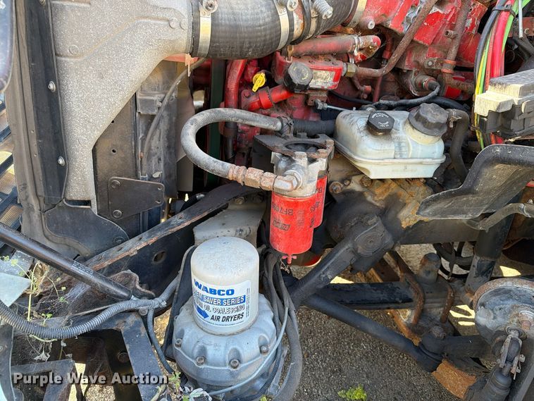 image for item FG3049 2016 Freightliner Cascadia semi truck