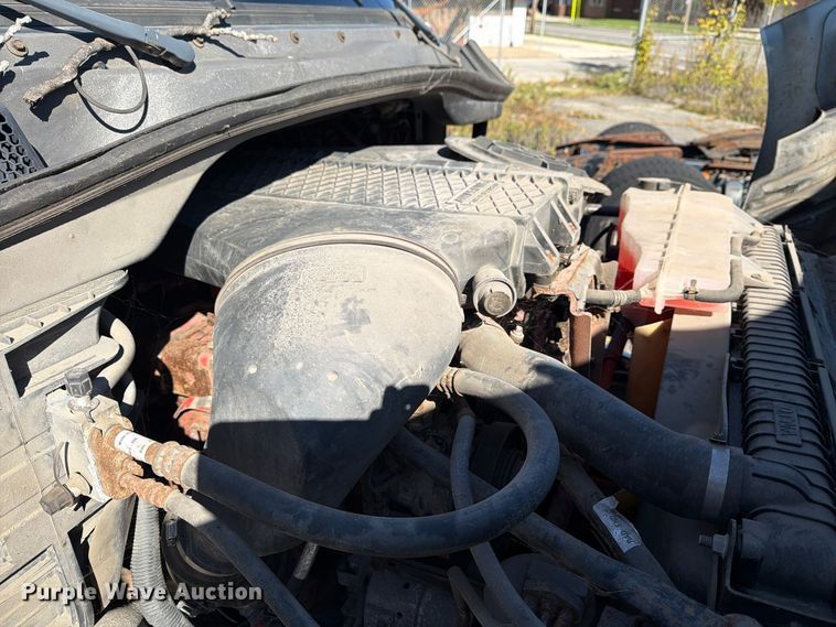 image for item FG3049 2016 Freightliner Cascadia semi truck