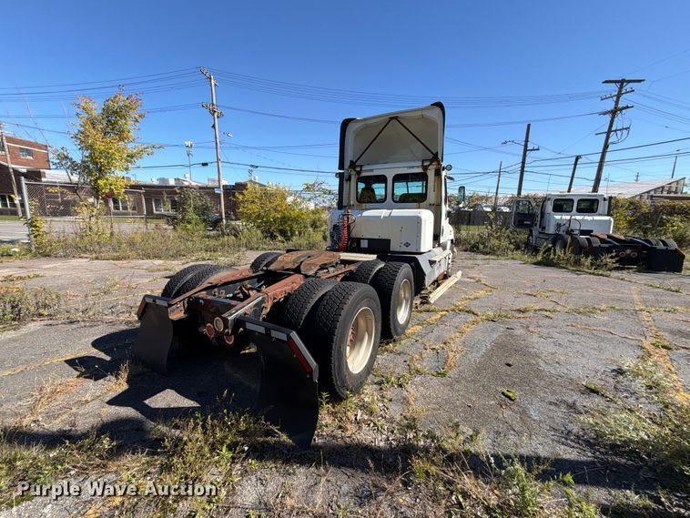 image for item FG3050 2016 Freightliner Cascadia semi truck
