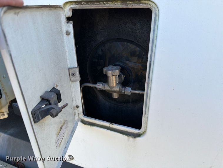 image for item FG3050 2016 Freightliner Cascadia semi truck