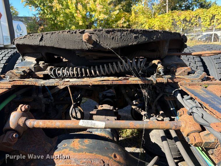 image for item FG3050 2016 Freightliner Cascadia semi truck