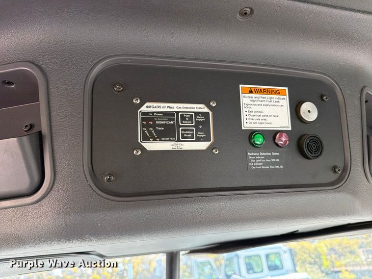 image for item FG3050 2016 Freightliner Cascadia semi truck