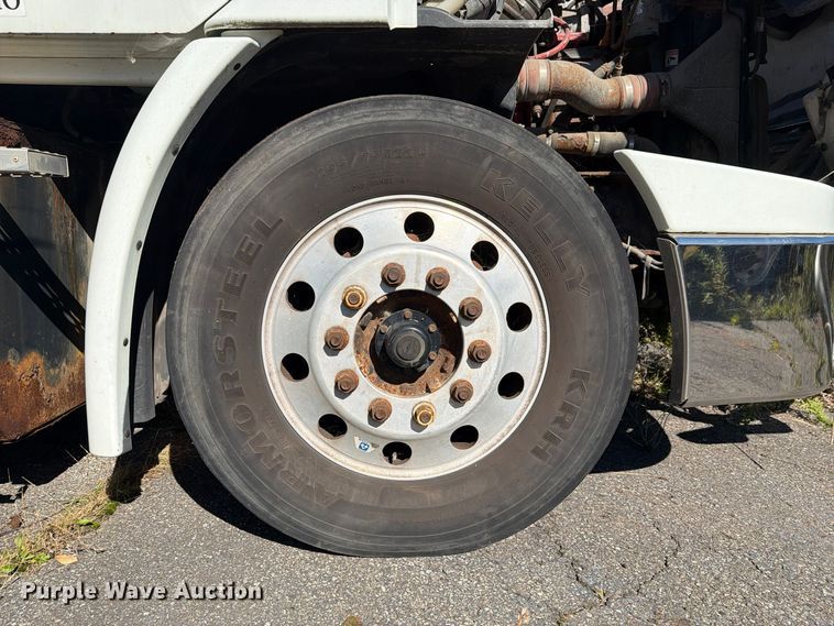 image for item FG3050 2016 Freightliner Cascadia semi truck