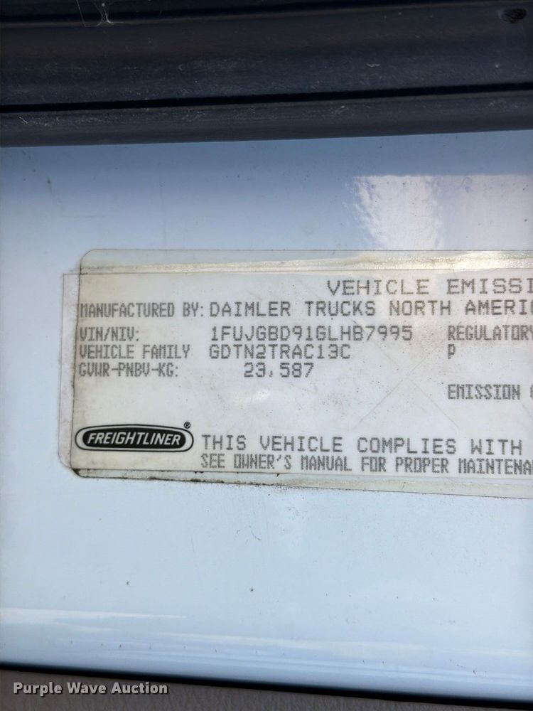image for item FG3050 2016 Freightliner Cascadia semi truck