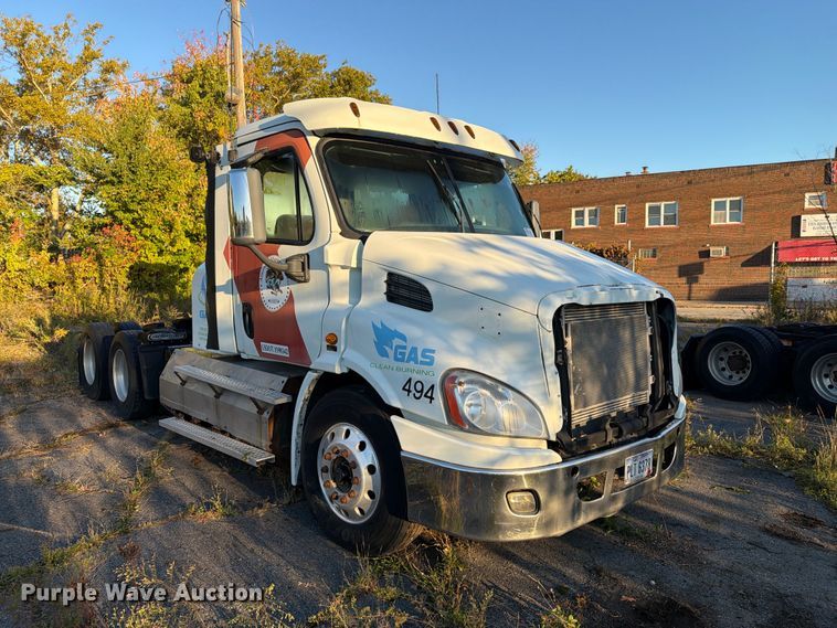 image for item FG3051 2016 Freightliner Cascadia semi truck
